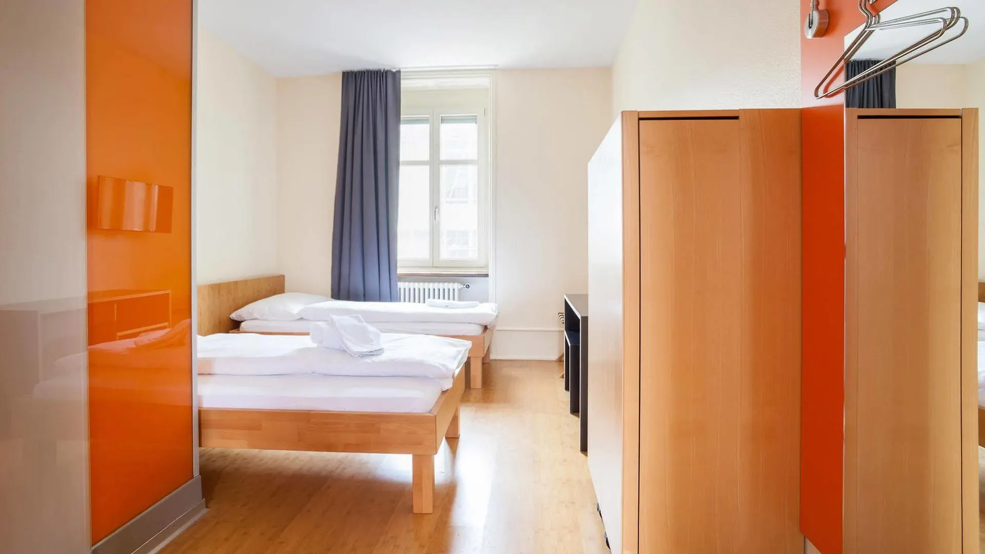 Easyhotel Basel - Self Service And Self Check-In Suíça