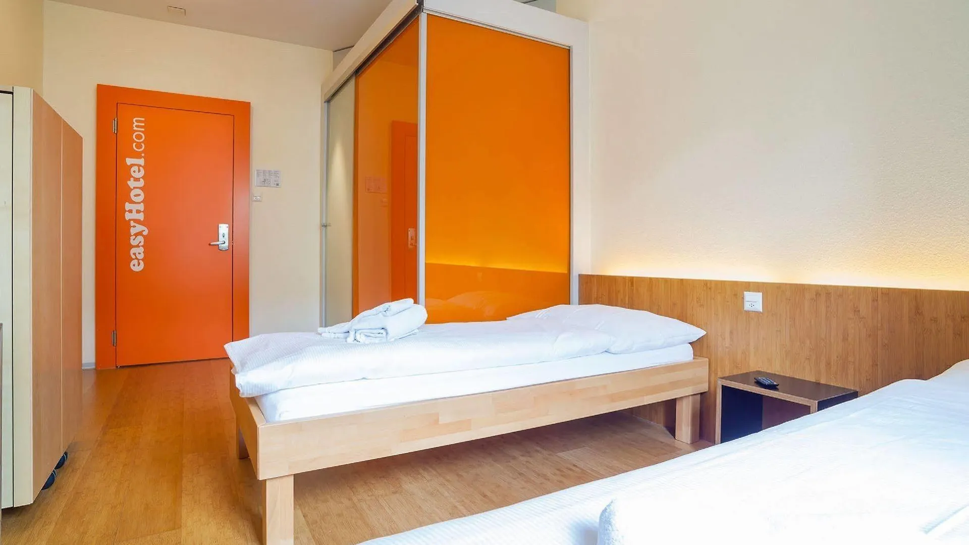 Hotel Easyhotel Basel - Self Service And Self Check-In